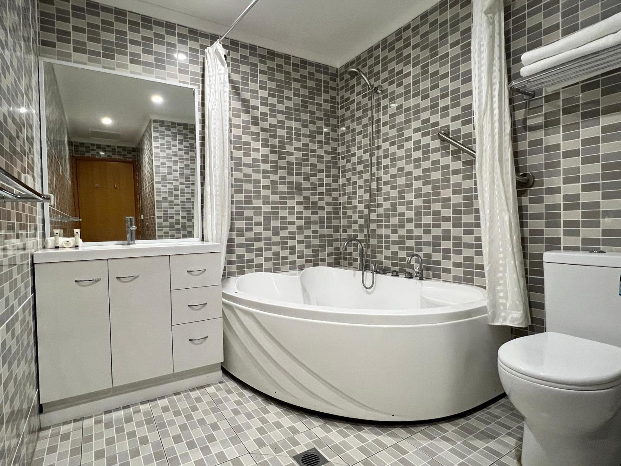 The Phoenix Artesian Spa Resort And Accommodation Moree Εξωτερικό φωτογραφία